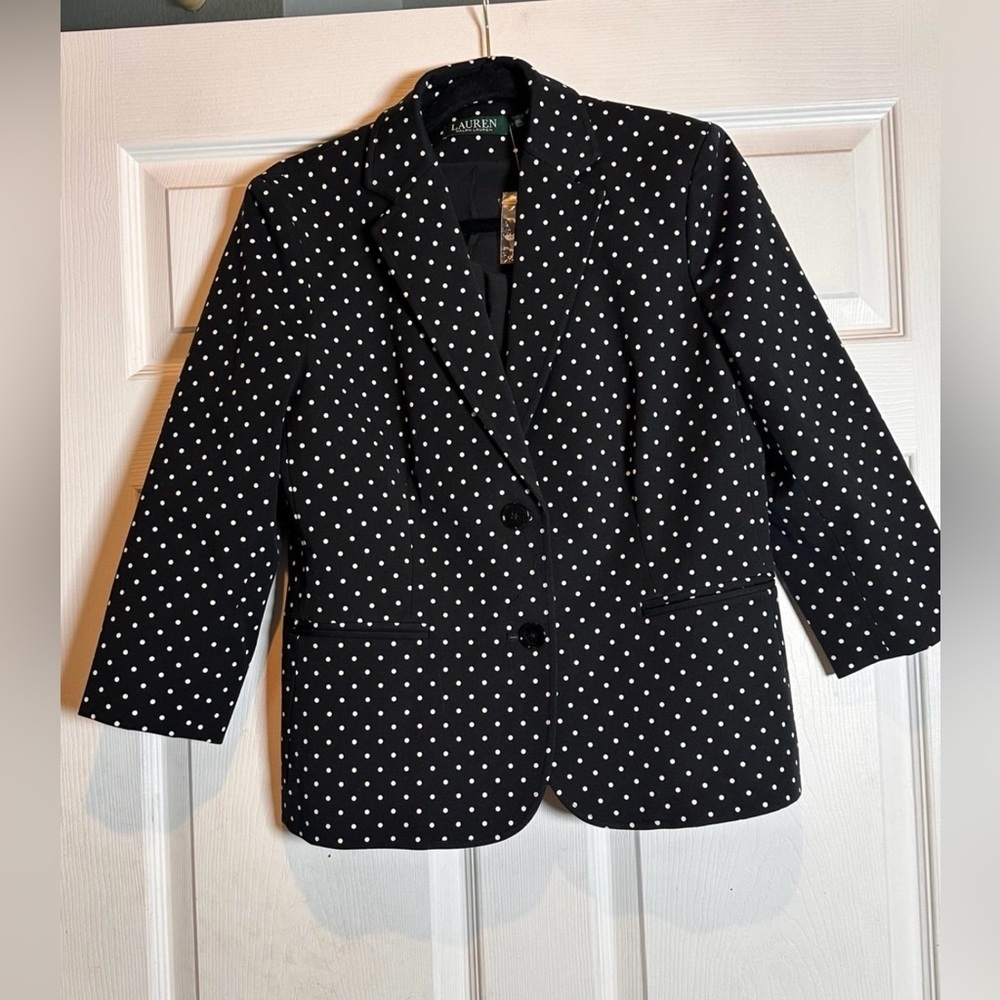 Lauren by Ralph Lauren Women's Size
10
NWT Jacket